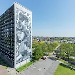 In Near The * Ostende