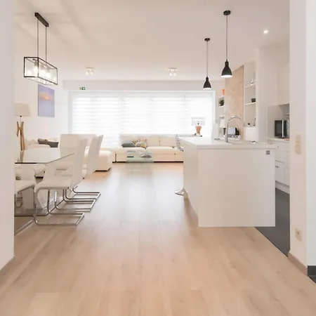 In Near The * Ostende